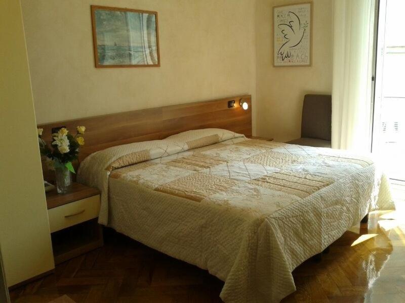 Albergo Fiorenza & Banksia Meuble Alassio Kamer foto